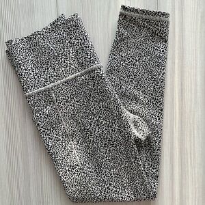 Athleta Salutation Stash Textured Tight